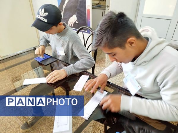 انتخابات شورای دانش‌آموزی در دبیرستان پسرانه متوسطه اول شهید اسکندری شهرستان کاشمر 