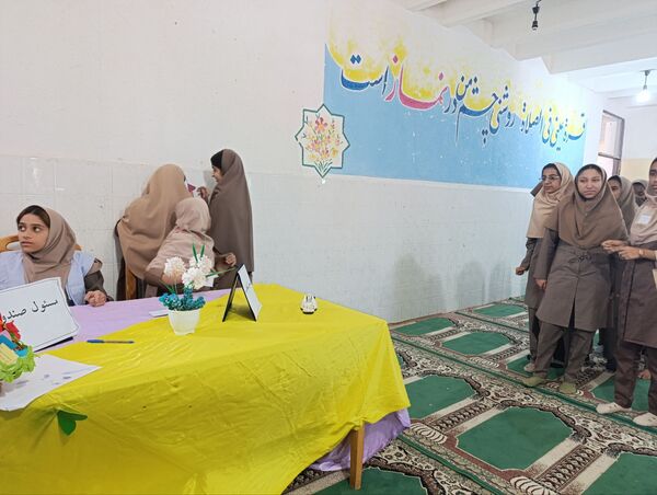 انتخابات شورای دانش‌آموزی در مدرسه خلیج‌فارس بوموسی 