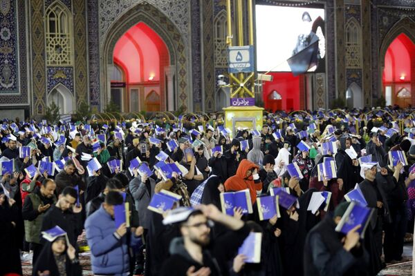 دیدار عاشقان با امام رضا(ع) در آخرین شب قدر
