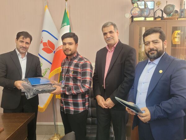 دیدار معاون پرورشی و فرهنگی اداره‌کل آموزش و پرورش استان اصفهان با اعضای مجلس دانش آموزی اصفهان