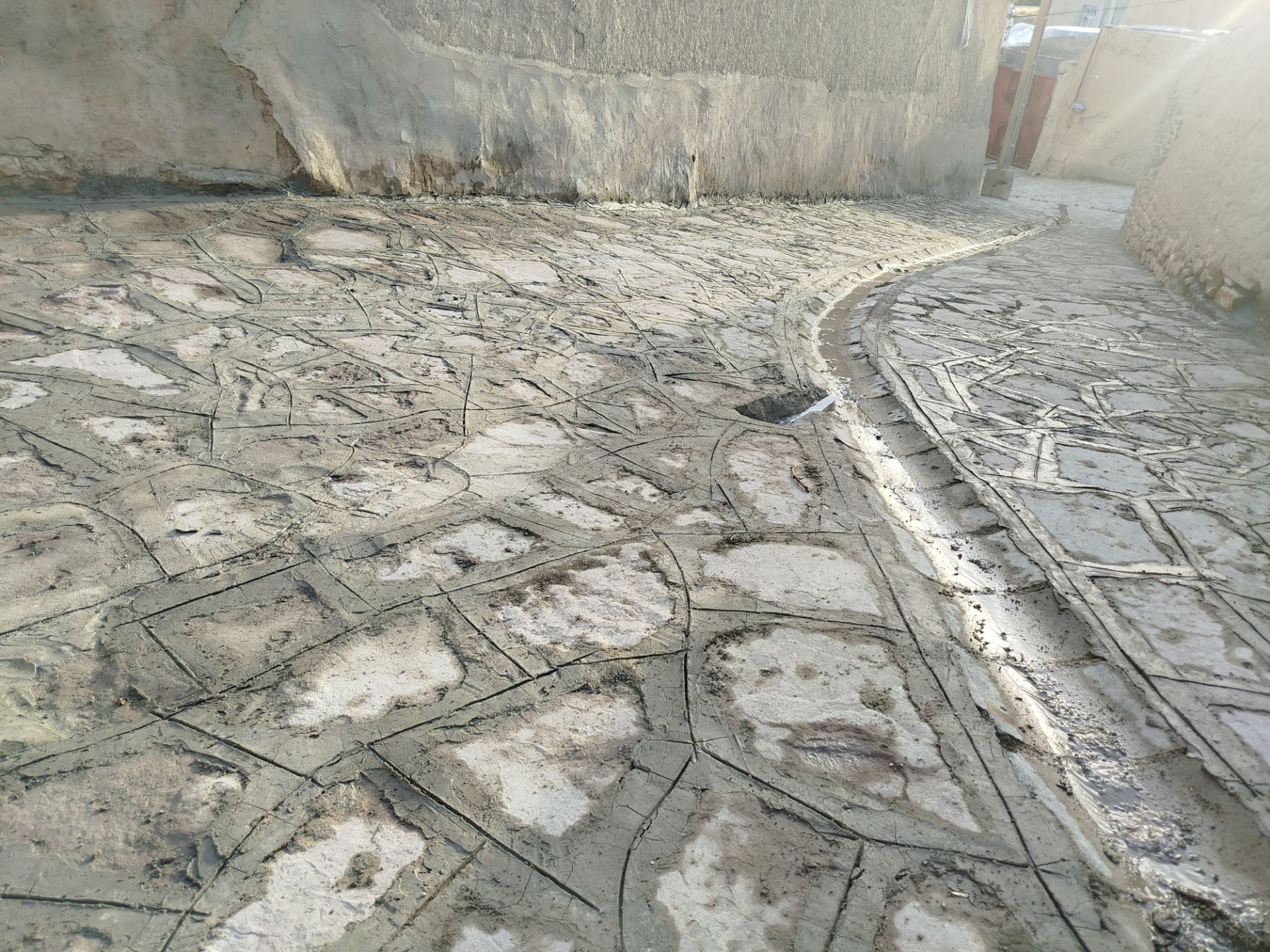 اجرای پروژه سنگ فرش روستای گزکوه 
