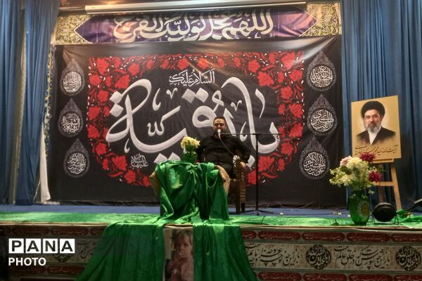سفره‌ روضه حضرت رقیه (س) در صحن مطهر امامزاده جعفر بن موسی الکاظم (ع) پیشوا