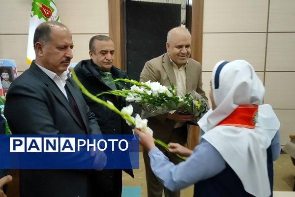 مراسم اختتامیه یادواره شهدا با حضور مدارس شاهد ناحیه یک سنندج