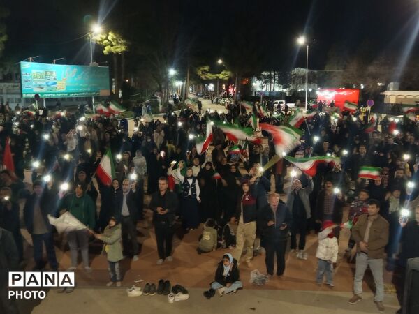  لحظه تحویل سال و تجدید بیعت با رهبر معظم انقلاب اسلامی 
