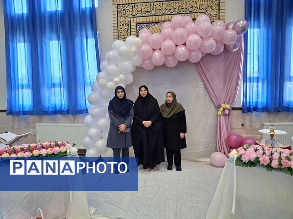 جشن تکلیف دانش‌آموزان دبستان شقایق‌ها 