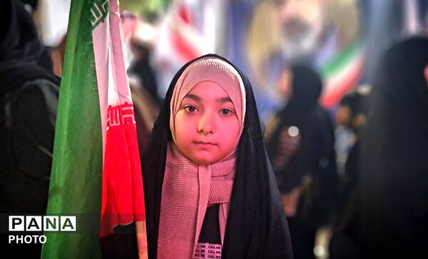 اجتماع نوجوان گالیکشی در شب پنجاه و هفتم