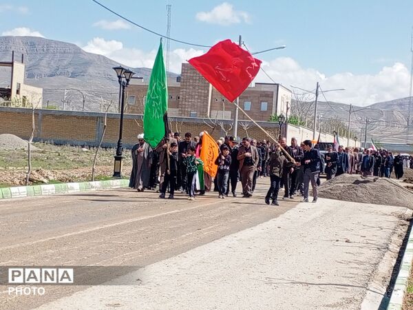 مردم شهر تیتکانلو در سوگ چهلمین روز شهادت رهبر معظم انقلاب
