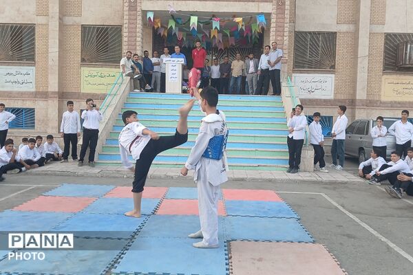 المپیاد درون‌مدرسه‌ای در مدرسه شهید کلاهدوز بهارستان‌دو