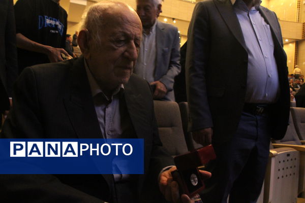 آیین رونمایی و تحویل لوح ثبت یزد به عنوان شهر جهانی زیور آلات سنتی