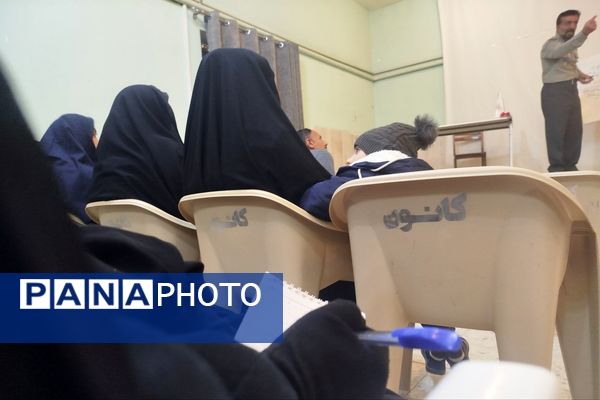 آغاز دوره توانمندسازی مربیان کاردان در کانون شهید باهنر لردگان