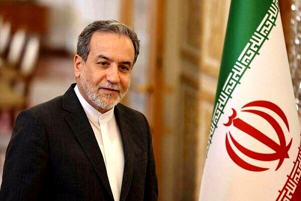رایزنی عراقچی و اسحاق‌دار درباره تحولات مرتبط با روابط هند و پاکستان