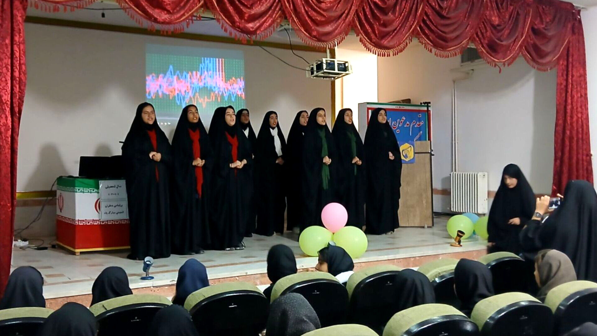اختتامیه نمایشگاه مدرسه انقلاب اتحادیه انجمن‌های اسلامی شهرستان دلفان 