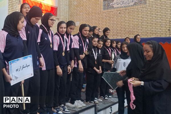 قهرمانی تیم دختران فارس در مسابقات بسکتبال منطقه شش کشور