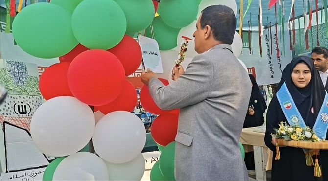 زنگ انقلاب در مدارس میناب طنین‌انداز شد