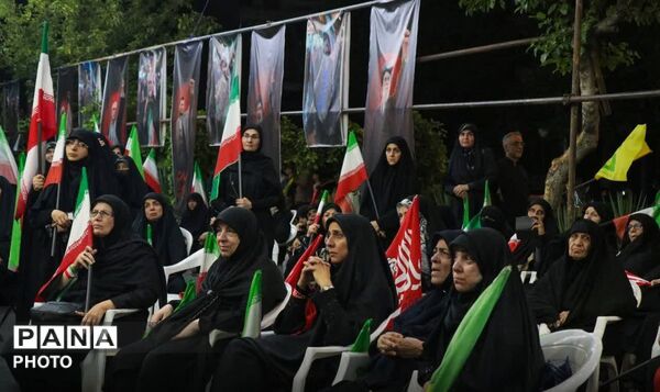 تجمعات شبانه در روز های پایانی ماه صفر همچنان پر رونق است