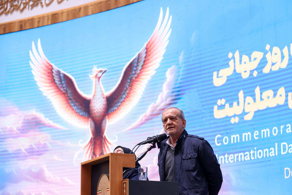 مردم را به خودی و غیرخودی تقسیم نکنیم/ مردم به دنبال عزت و سربلندی کشورشان هستند