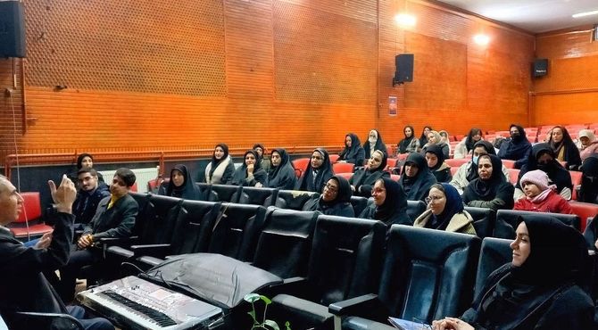 نشست راهنمای عملیاتی برای معلمان ابتدایی و مربیان پرورشی 