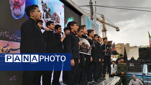 مراسم بزرگداشت شهدای خدمت با حضور نوجوانان انقلابی