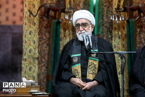 همایش پیرغلامان اهل بیت علیهم‌السلام در حرم مطهر رضوی