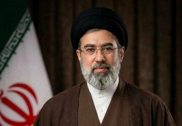 آیت‌الله سیدمجتبی خامنه‌ای رهبر جمهوری اسلامی ایران شدند