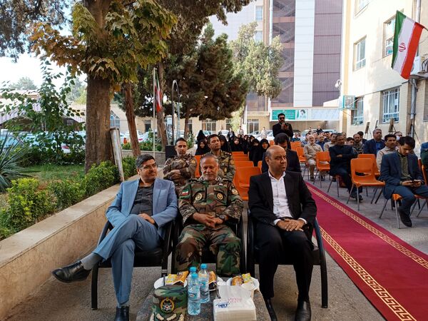 گرامیداشت هفته دفاع مقدس در اداره آموزش و پرورش ناحیه ۳ مشهد