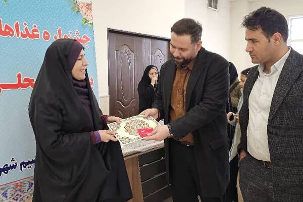 جشنواره غذاهای بومی محلی در سرای محله نسیم شهر