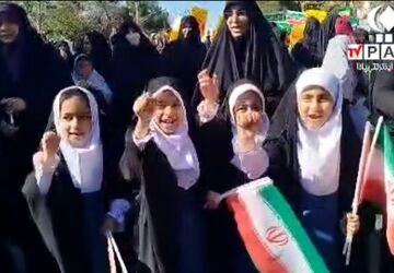 حضور پرشور دانش‌آموزان دامغانی در راهپیمایی روز ۱۳ آبان