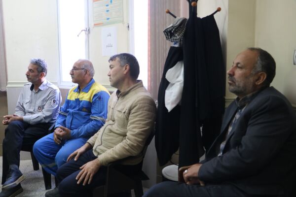 جلسه هماهنگی مانور زلزله در مدرسه مقصودلو سرخنکلا 