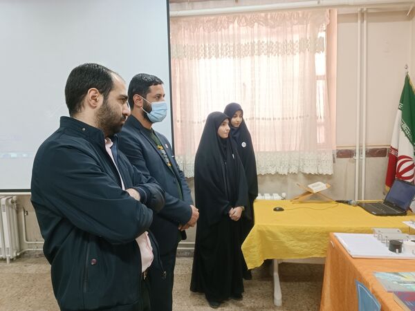 حضور فعال دانش‌آموزان در برپایی مدرسه انقلاب  در دبیرستان نمونه دولتی مولود کعبه