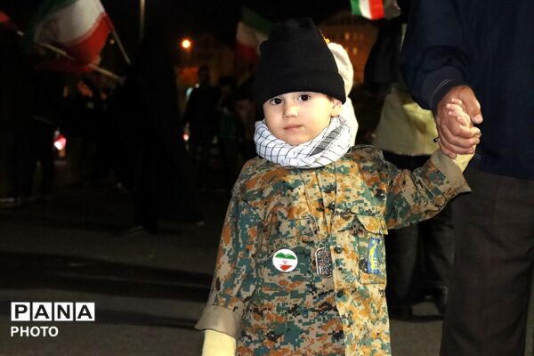 پرچمی که زمین نگذاشتند