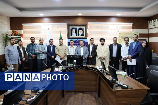 تجلیل از ۴۰ معلم برگزیده قرآن و عترت منطقه ۱۴ تهران در جشن باشکوه غدیر