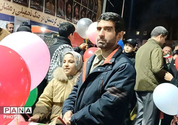 حضور دشمن شکن دختران با صلابت سنندج در شب میلاد حضرت معصومه (س)