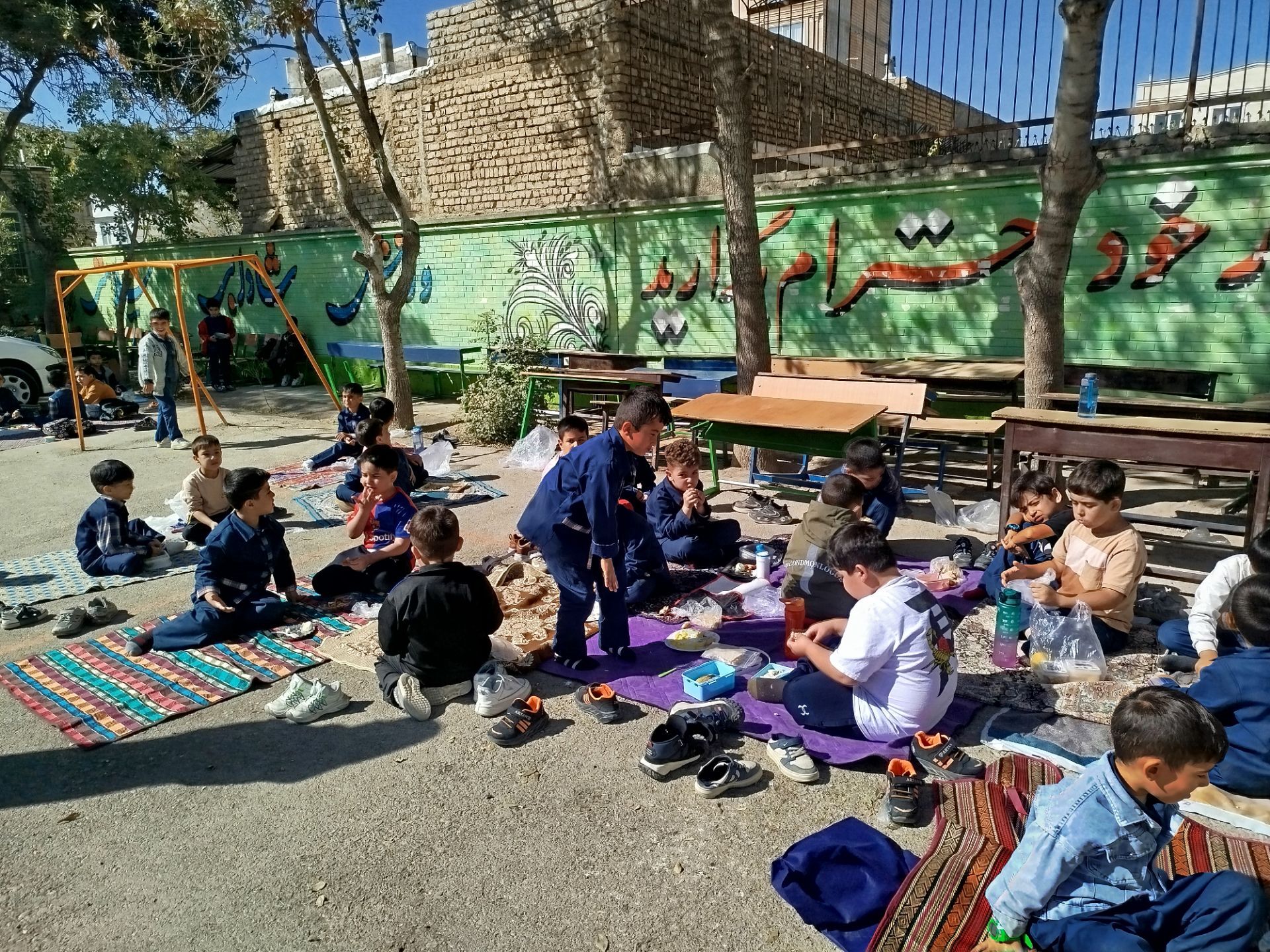 صبحانه سلامت در مدرسه مبین شهرستان شیروان