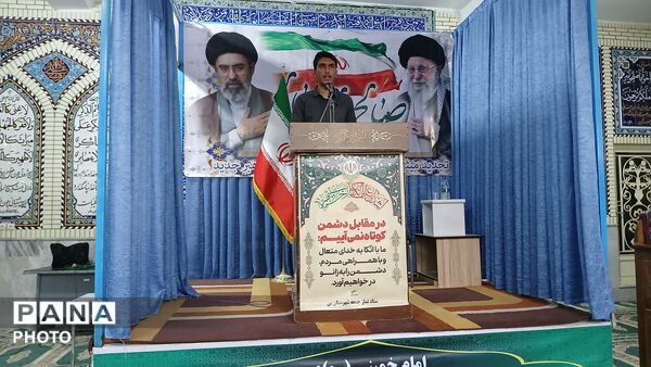حضور مدیرکل اداره راه و شهرسازی استان در صفوف نماز جمعه بن