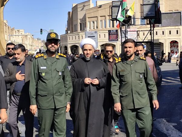 تشییع پیکر مطهر شهید گمنام در شهرستان دارالصابرین بم 