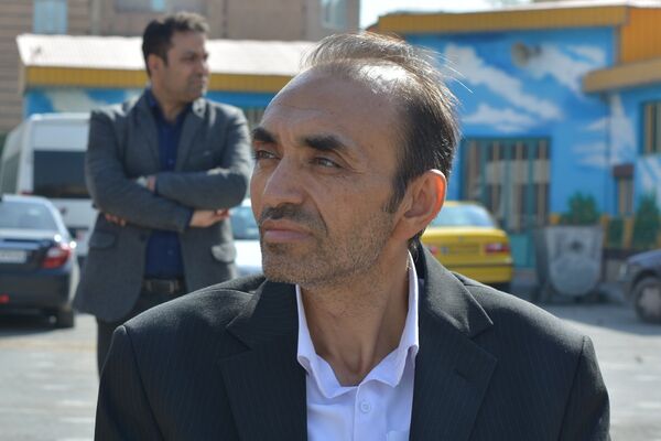 حاج مجید خوئی و بانو کمپانی، سازندگان ۹ کلاس جدید برای دختران بهارستانی
