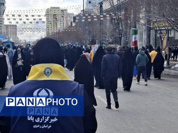 حضور پرشور همه‌ اقشار مردم مشهد در راهپیمایی ۲۲بهمن