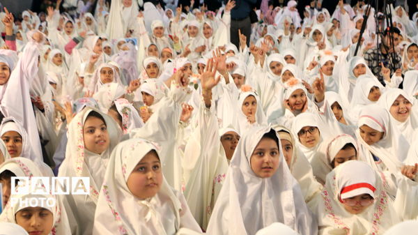 جشن تکلیف دختران؛ گامی معنوی در مسیر آرمان‌های تربیتی