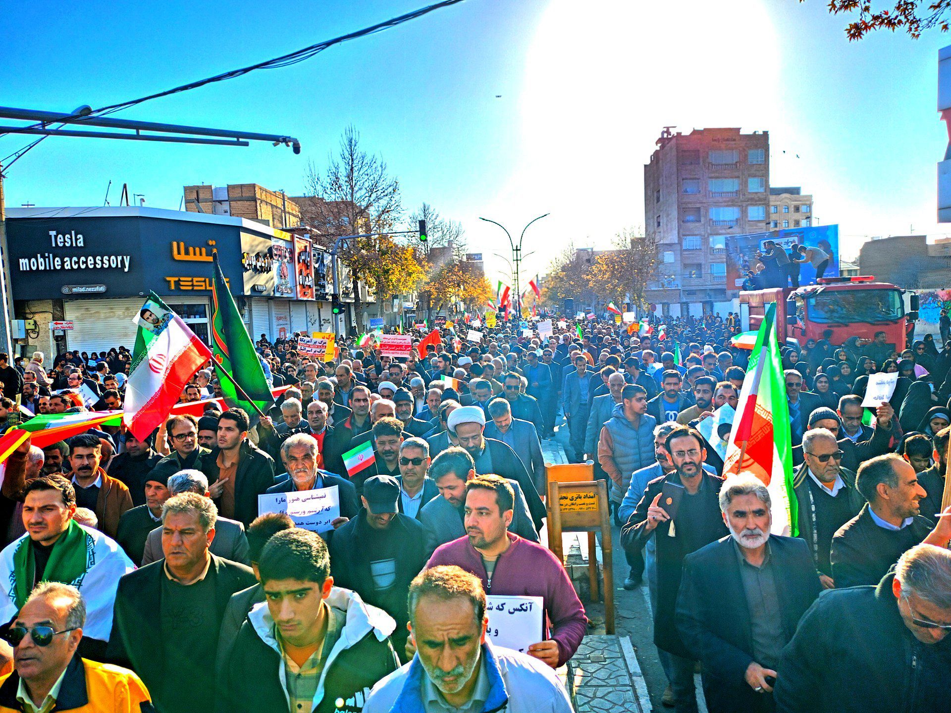 خروش  مردم کاشمر علیه اقدامات تروریستی 