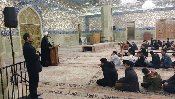 آیین جشن تکلیف دانش‌آموزان دبیرستان شهید غفاری قم