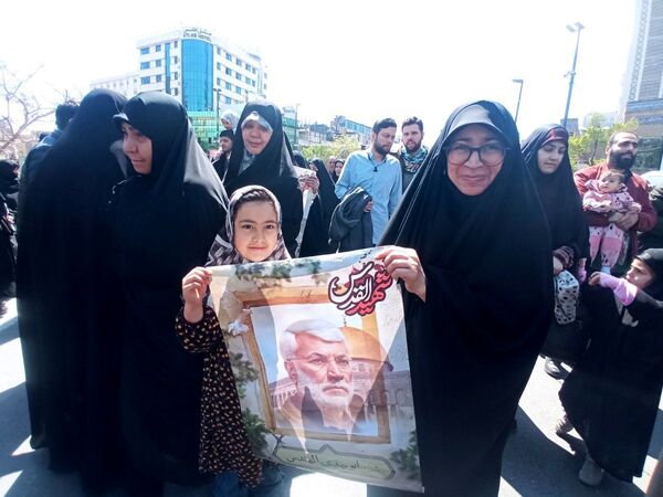 حضور پرشور مشهدی‌ها در راهپیمایی روز قدس؛ فریاد حمایت از فلسطین