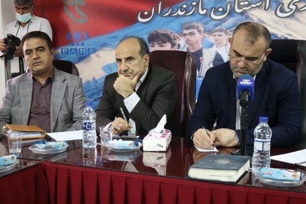 تقدیر از طلایه‌داران آگاهی در مازندران 