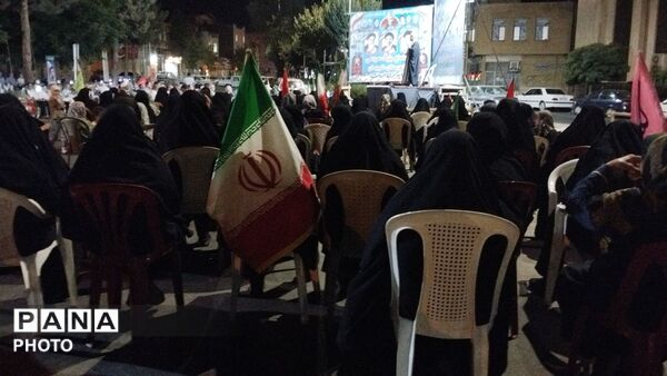 حضور دانش آموزان انقلابی در میدان بسیج شهر دلیجان