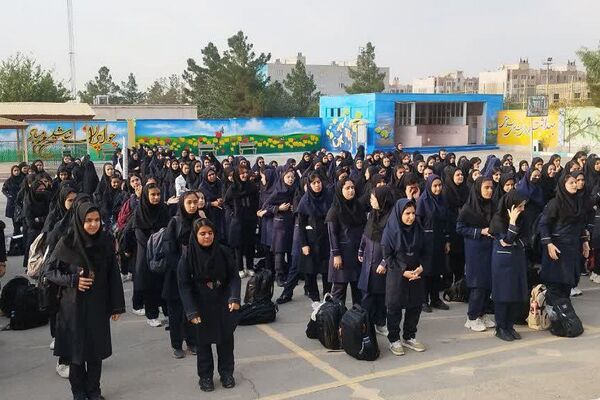 برگزاری جشن ولادت امام حسن عسگری(ع) در دبیرستان الغدیر ناحیه یک شهرری