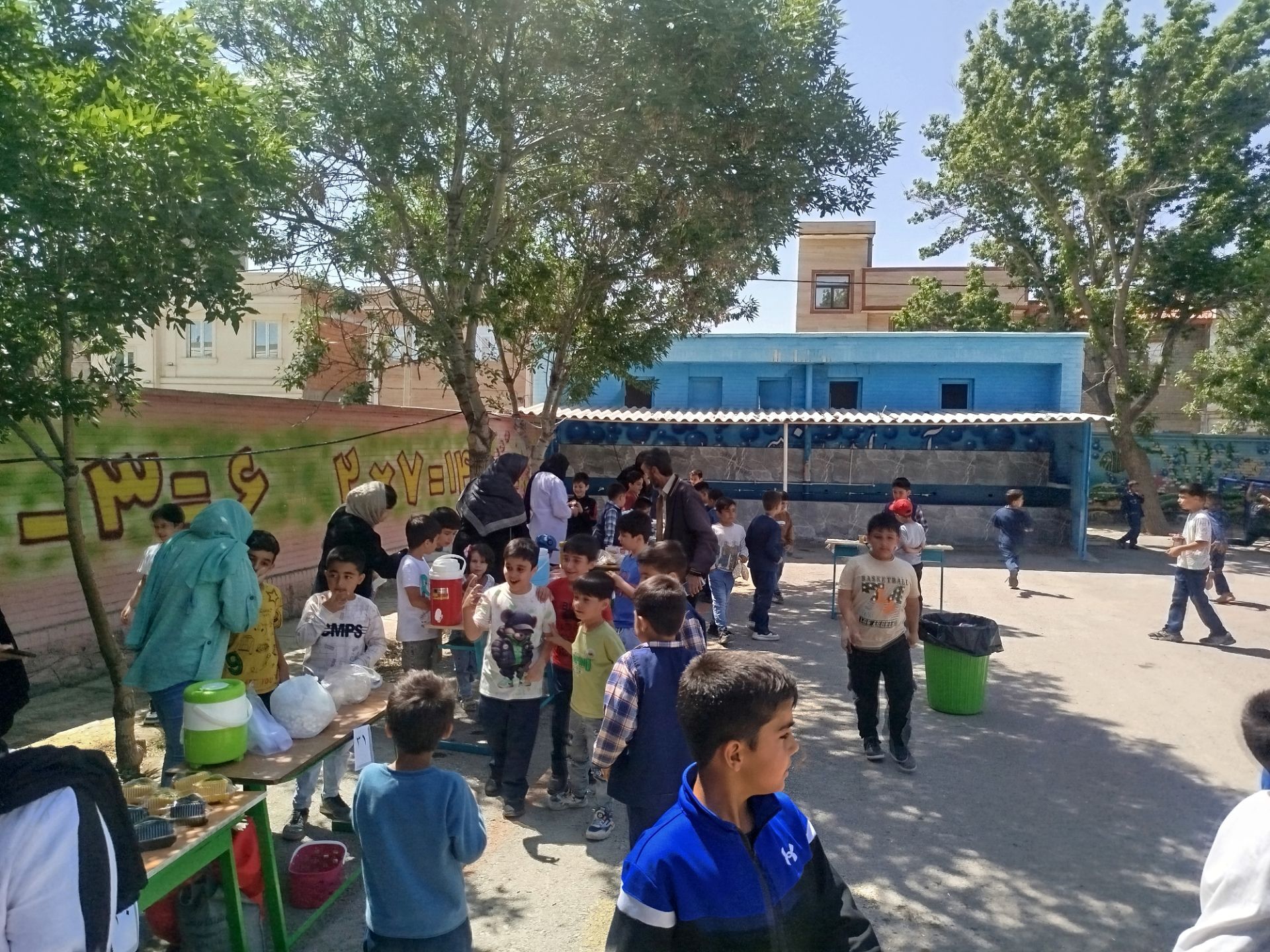 برگزاری بازارچه درون مدرسه‌ای در دبستان مبین شیروان