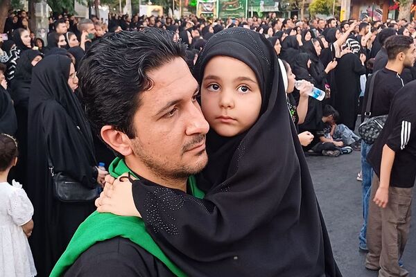 حضور پرشور کودکان و نوجوانان ورامینی در مراسم عزاداری روز عاشورا