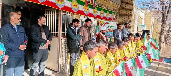 طنین زنگ انقلاب در مدرسهٔ شهید صادقی باخرز