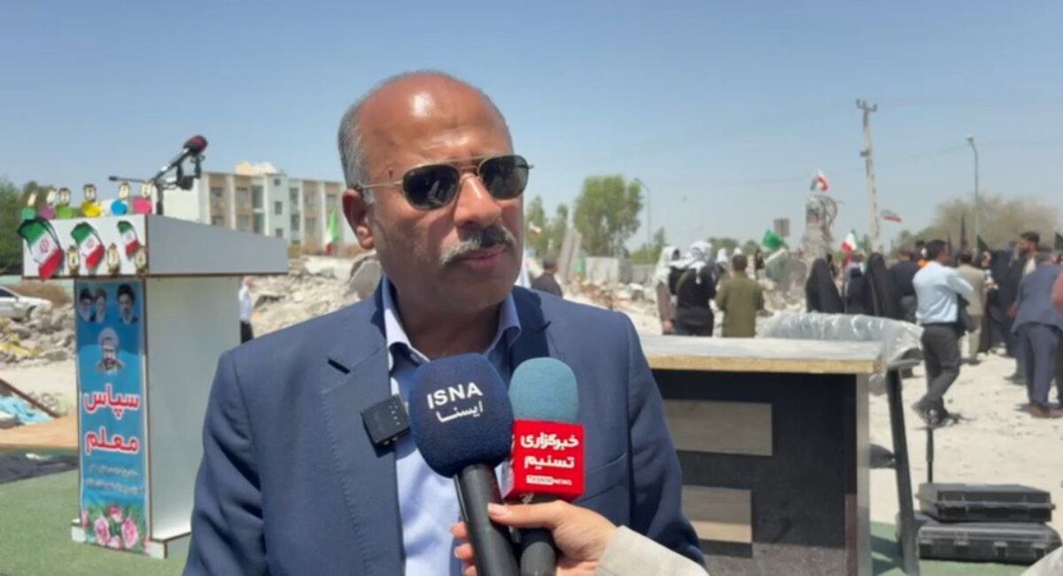 برپایی چادرهای اسکان موقت در گلزار شهدای میناب تا زمان اجرای طرح‌های دائمی