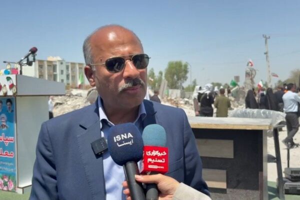 برپایی چادرهای اسکان موقت در گلزار شهدای میناب تا زمان اجرای طرح‌های دائمی