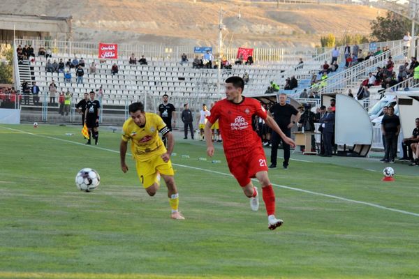 بازی بدون گل تراکتور و فجر سپاسی